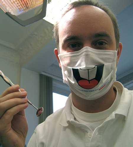 【ナイスアイデア】怖い歯医者の不安を軽減して笑顔にするマスク