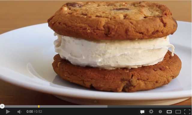 【おもしろ動画】ワイルド過ぎるアイスクリームサンドの作り方
