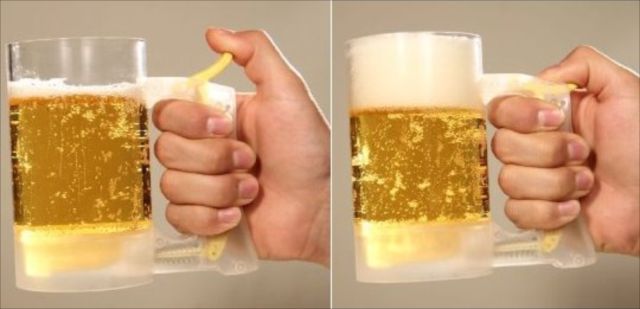 ビールの泡を手動で作れるジョッキ「Beer Mug Jokki Hour Foam Maker」
