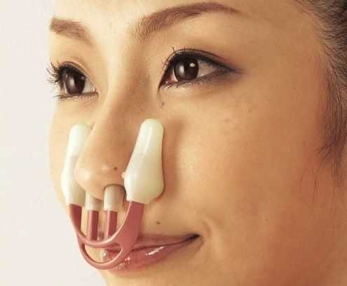 なんだこれ･･･海外で紹介されていた奇妙な鼻矯正器具「Hana-ツン」