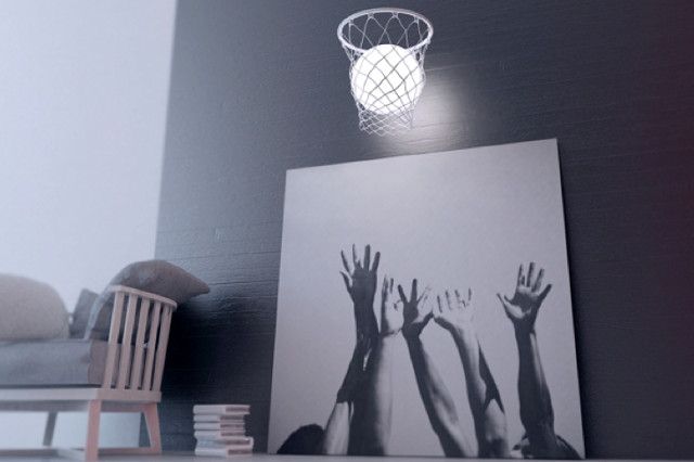 バスケットゴールとボールを模したウォールランプ「Light Ball」