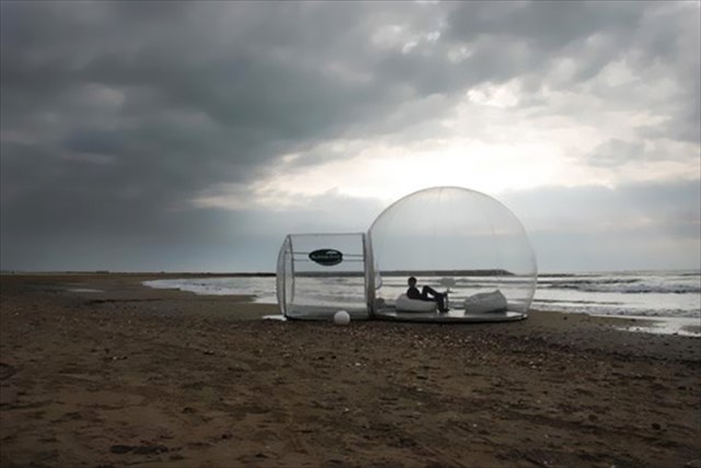 中身が丸見え！泡みたいな透明のテント「The Transparent Bubble Tree Tent」