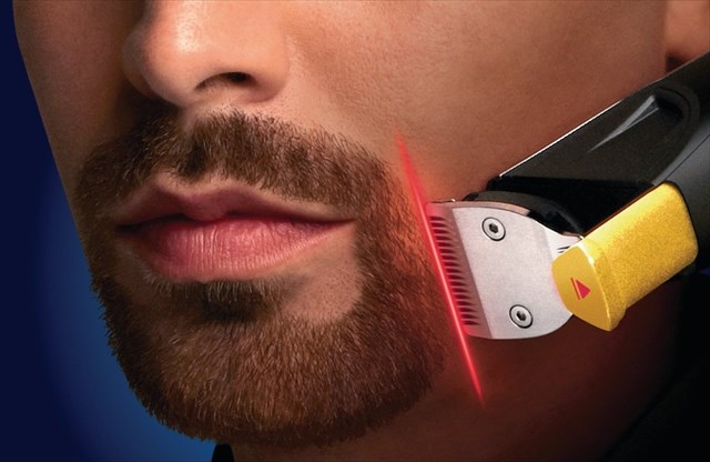 剃る位置をレーザーで表示してくれるヒゲ剃り「Laser-Guided Beard Trimmer 9000」が凄いぞ！