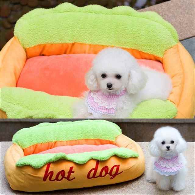 これぞまさしくホットドッグ ホットドッグ型の犬用ベッド Hot Dog Bed が可愛い Qlay