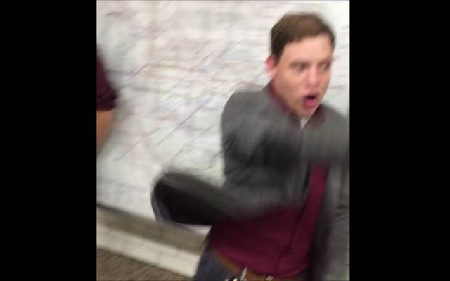 【動画】地下鉄構内で突如始まった激しい卓球バトルの様子が凄い！ただし・・・
