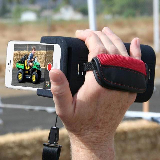 これいいね！iPhoneをビデオカメラっぽく持てるグリップ「PoiseCam Camera Grip」