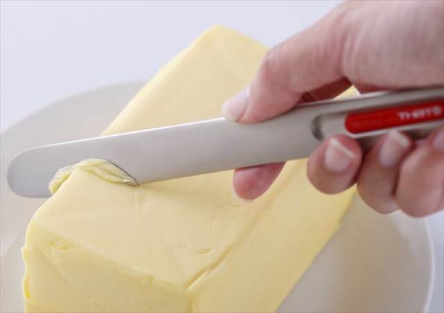 一度使うと癖になる？熱でカットするバターナイフ『Heat Conducting Butter Knife』