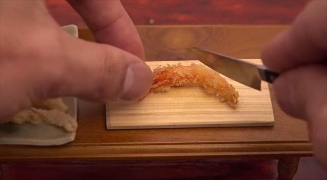 ミニチュアのキッチンで天ぷらを作っちゃう動画が面白い！他にも色々あるよ！
