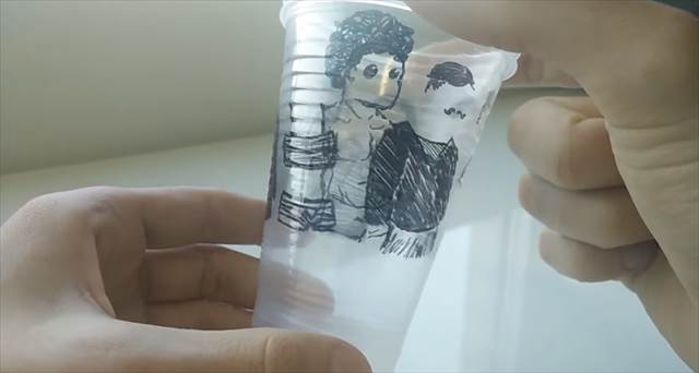 【DIY】思わず作りたくなるプラスチックカップを利用した着せ替え玩具