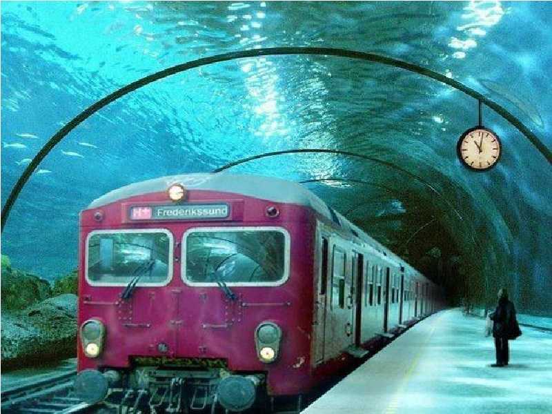 【画像】水中に駅が！？「ヴェネツィアの水中列車」という作品が話題