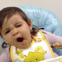 【動画】赤ちゃんの「好き嫌い」を逆手に取った華麗なトリック