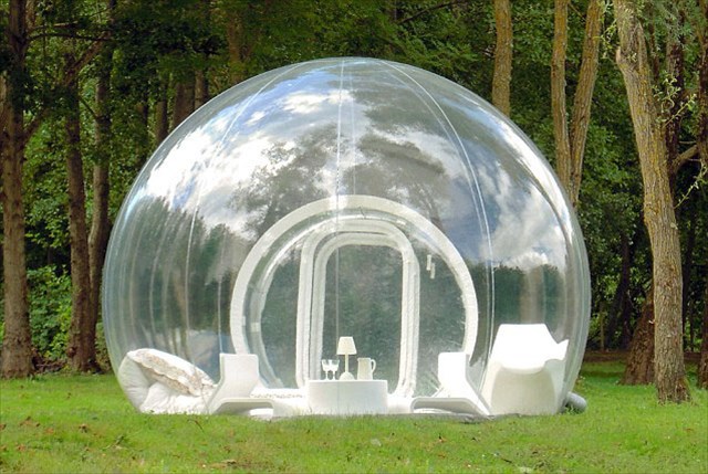 中身が丸見え！泡みたいな透明のテント「The Transparent Bubble Tree Tent」